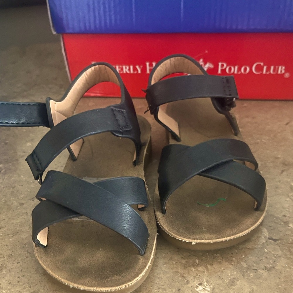 Girl toddler size 7 sandals